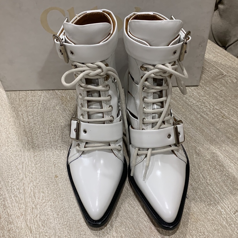 - Chloe Rylee leather cut out boots - Picture 9 of 10